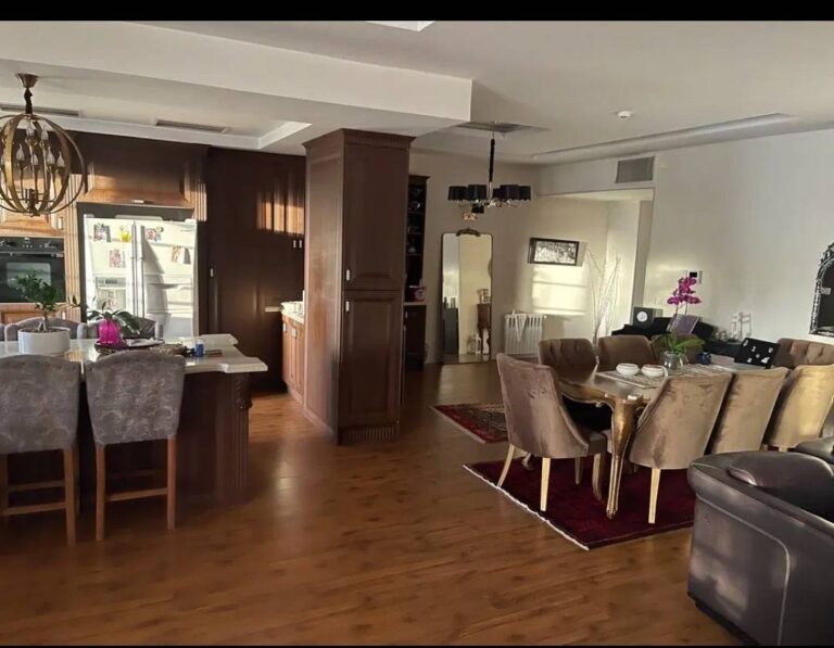 آپارتمان 179متری(کارشناس فروش خسته دل)